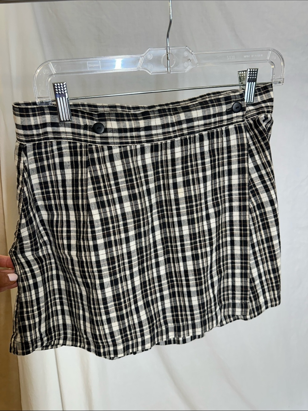 Vintage Juniors Black & White Plaid skort with Button Waist